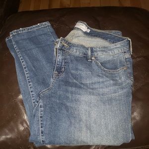 TORRID Boyfriend Jean 14R Medium Distressed